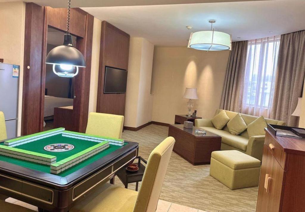 New Regent Hotel Huizhou  Bagian luar foto