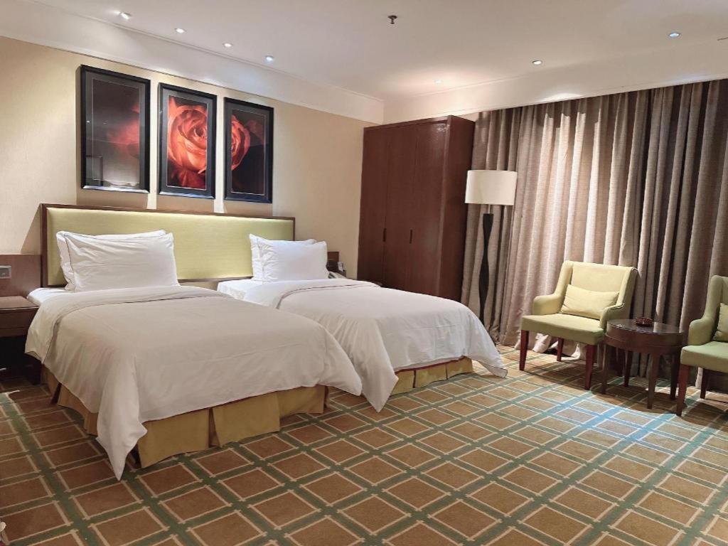 New Regent Hotel Huizhou  Bagian luar foto